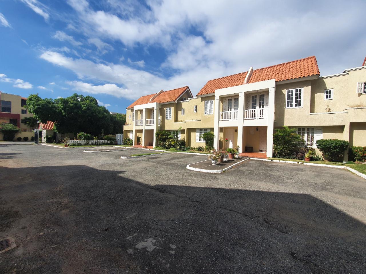 Townhouse For Rent ARGYLE ROAD, Kingston 10 185,000 Keez