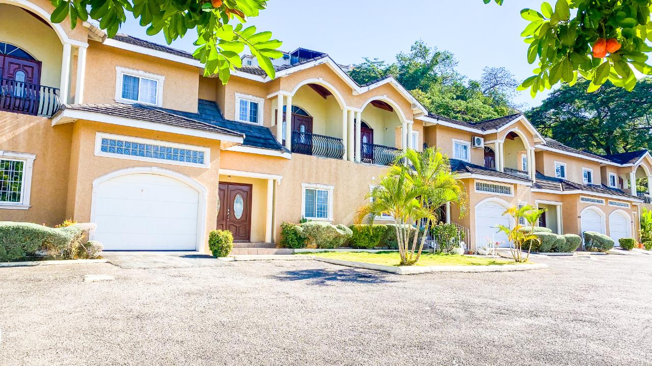 Townhouse For Rent MANGO WALK JOURNEYS APT, Montego Bay 1,800 Keez