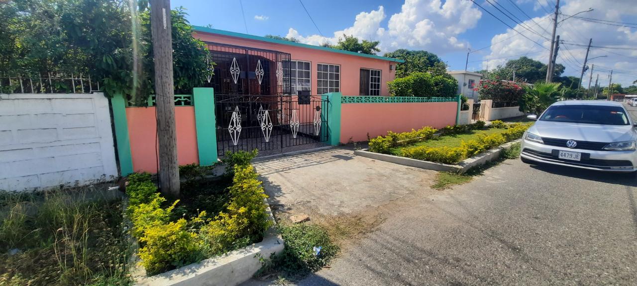House For Sale OAKLAND AVENUE PASSAGE FO, Greater Portmore