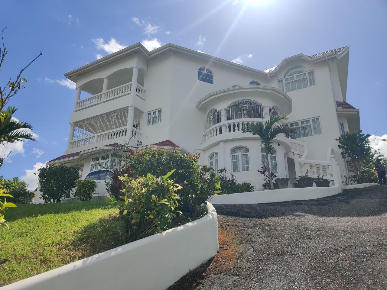 House For Sale MONTICELLO PARK, Mandeville 112,000,000 Keez