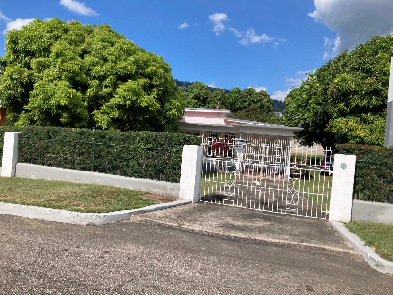 House For Sale MORNINGSIDE DRIVE, Kingston 19 50,000,000 Keez