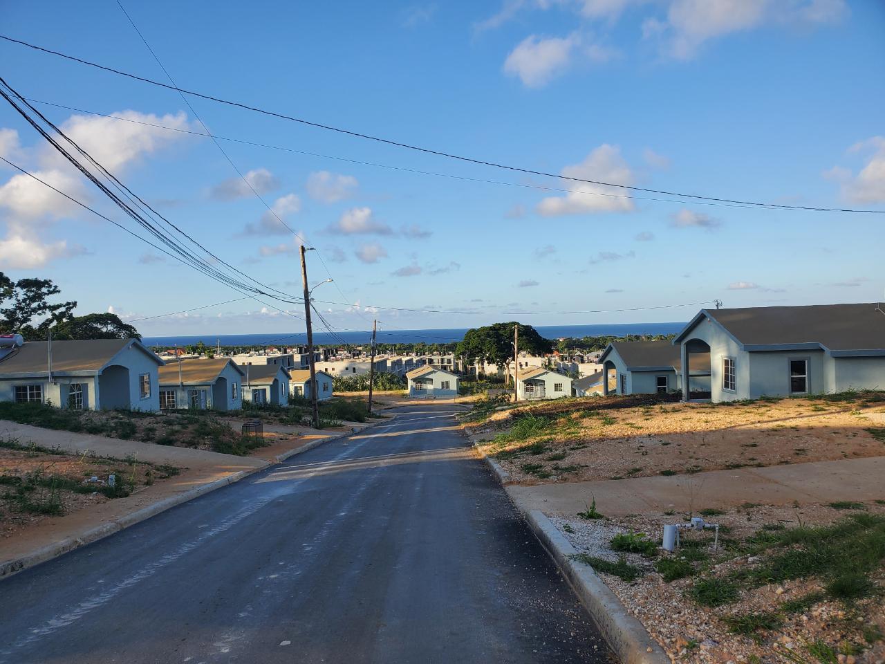 House For Rent CAMELOT VILLAGE, Discovery Bay 120,000 Keez