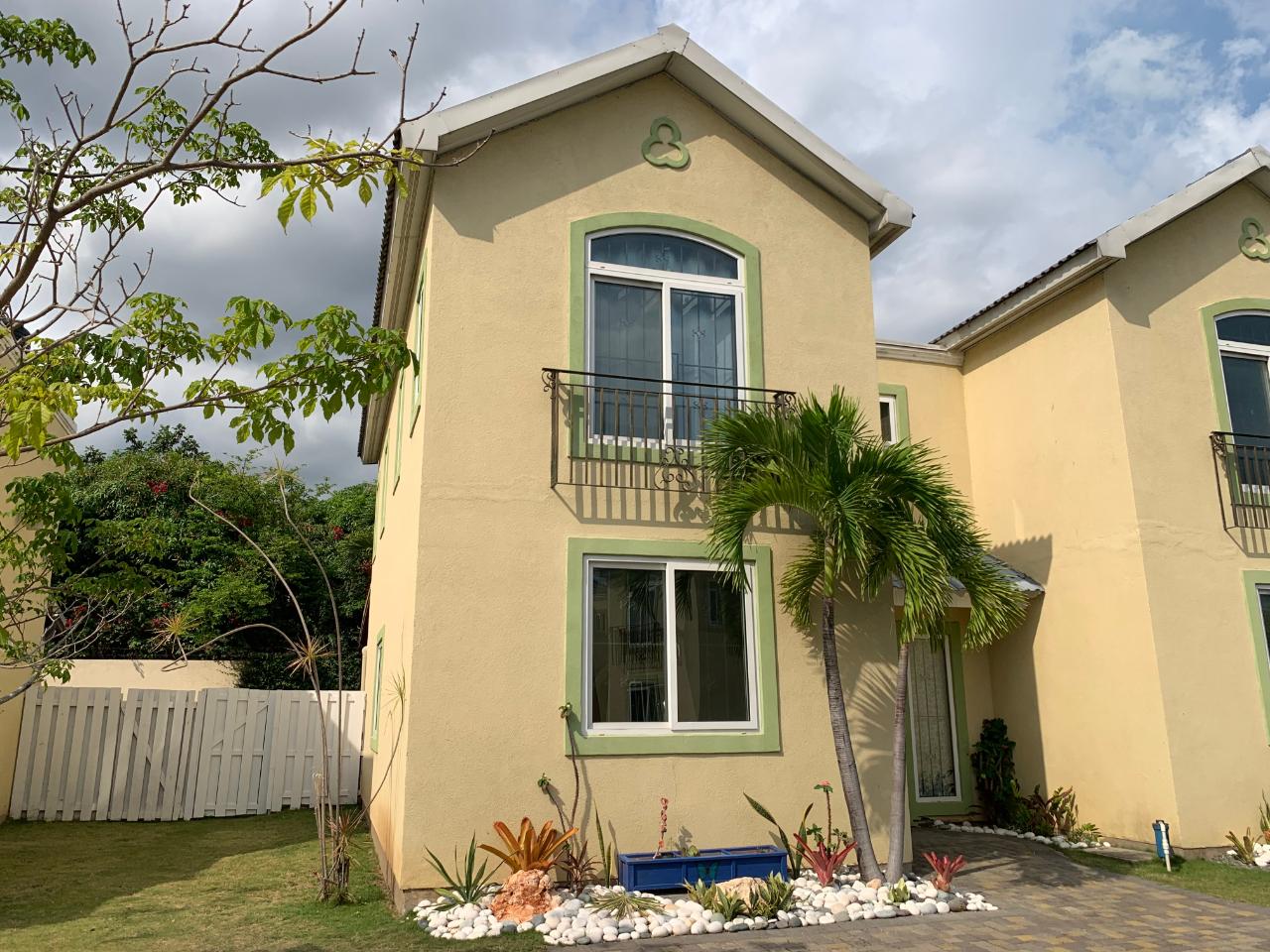 Townhouse For Rent EAST KINGS HOUSE ROAD, Kingston 6 1,600 Keez