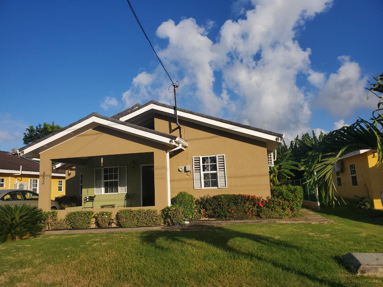 House For Rent CEDAR CREST DR., DRAX HAL, Ocho Rios 1,200 Keez