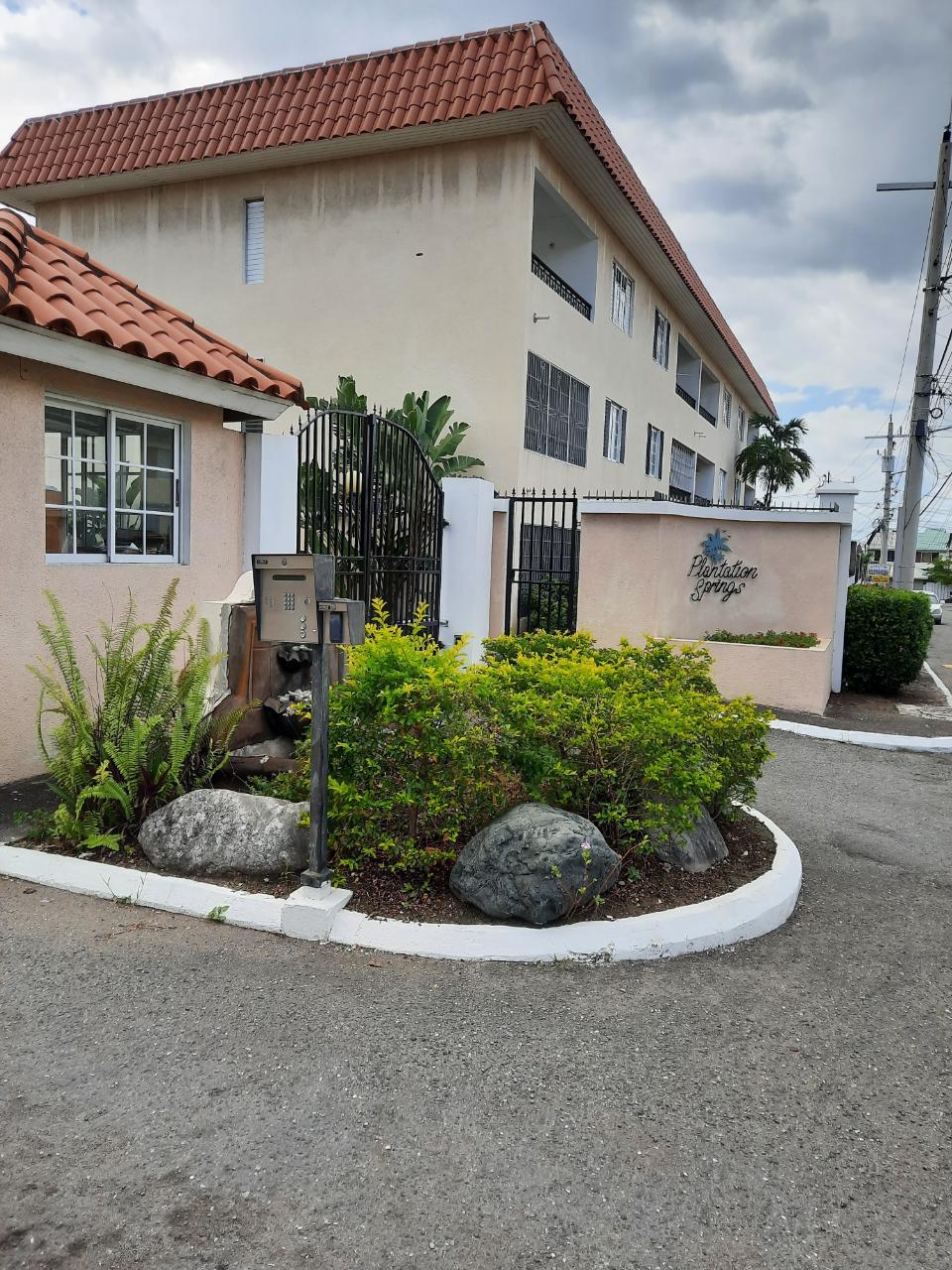 apartment-for-rent-plantation-springs-kingston-19-99-000-keez