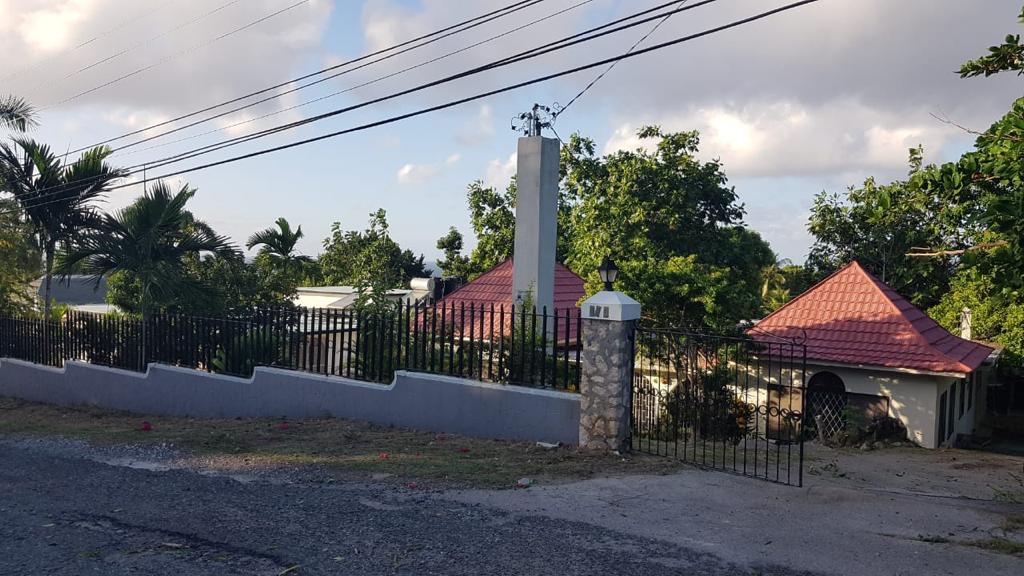 House For Sale: HILLSBORO TERRACE, Montego Bay | $240,000 | Keez