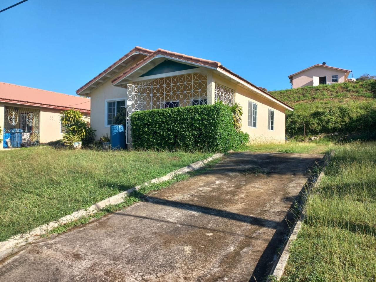 House For Sale MEADOWS OF IRWIN, Montego Bay 125,000 Keez