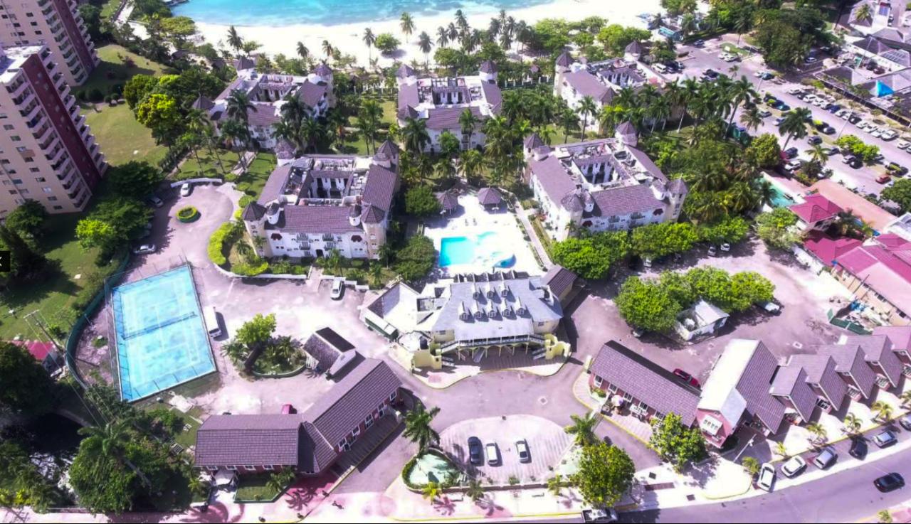 Townhouse For Sale SANDCASTLES, Ocho Rios 400,000 Keez