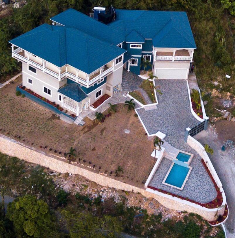 House For Sale BELVEDERE DRIVE , RED HIL, Red Hills 135,000,000 Keez