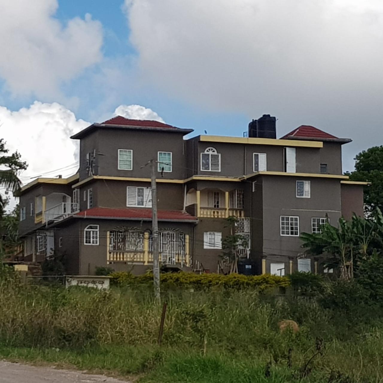 Apartment For Sale CEDAR GROVE, Mandeville 90,000,000 Keez