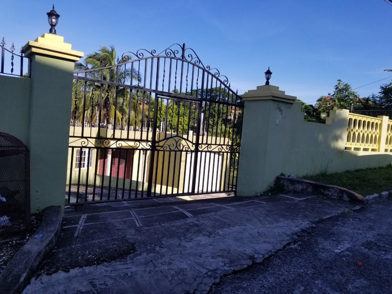 House For Rent WESTGATE HILLS, Montego Bay 1,000 Keez