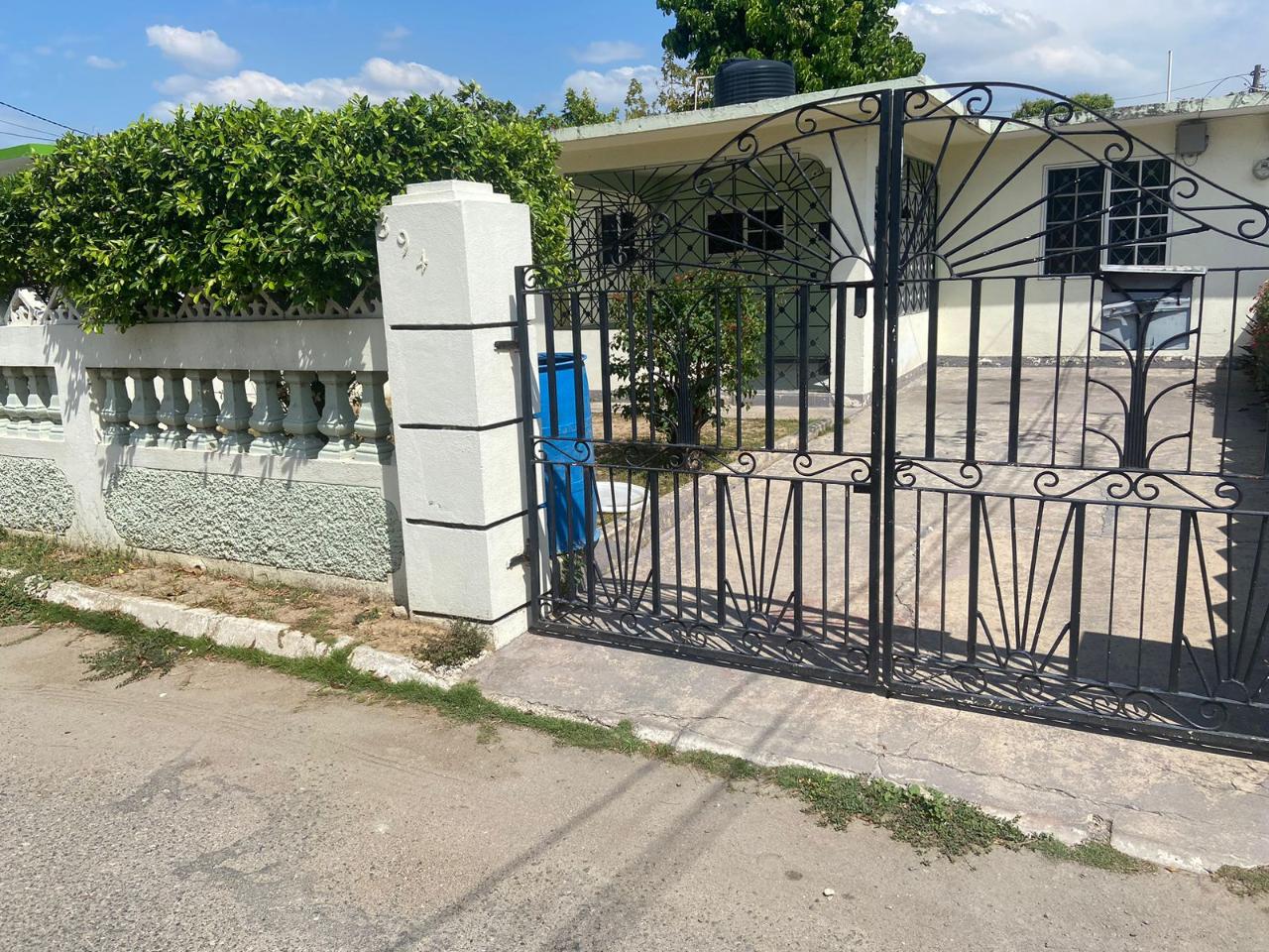 House For Sale 14TH AVENUE, WEST CUMBERL, Gregory Park 18,500,000