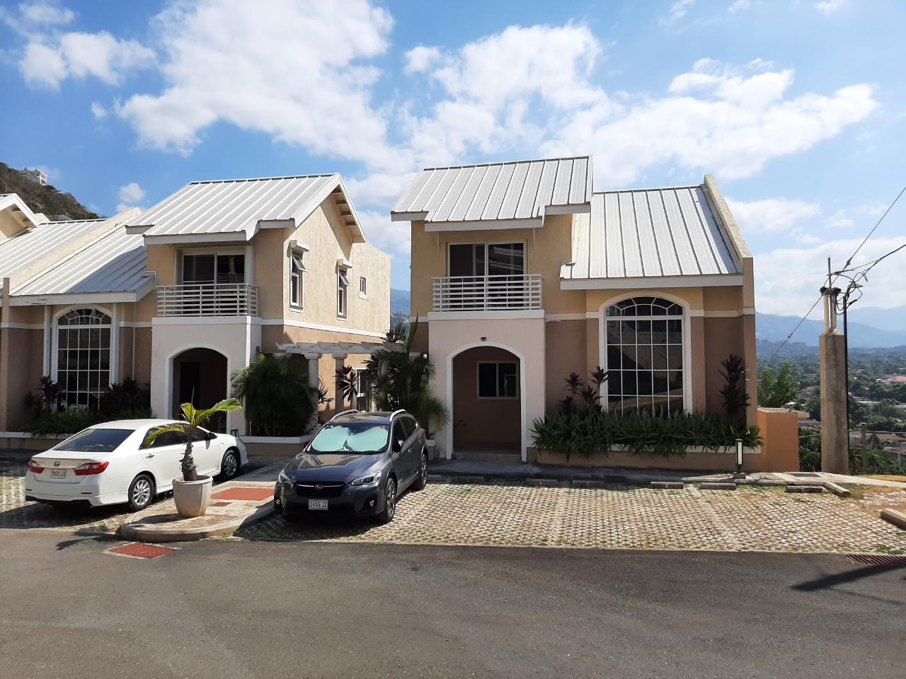 Townhouse For Rent STANLEY TERRACE, Kingston 20 1,500 Keez