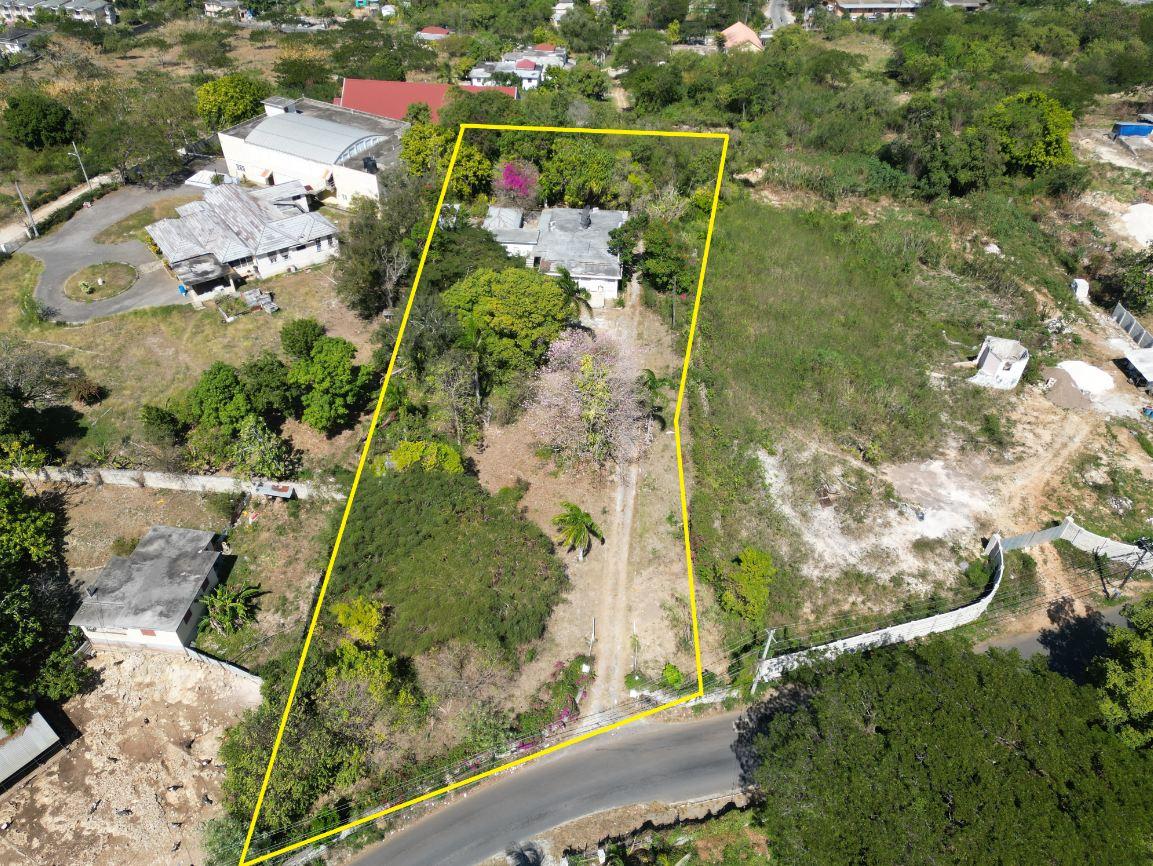 House For Sale COKE AVENUE, BRANDON HILL, Montego Bay 500,000 Keez
