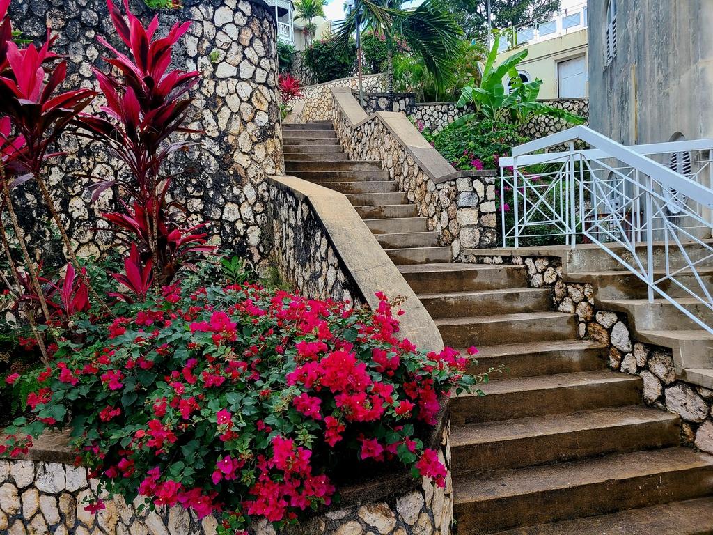 Apartment For Sale PHASE 3 COLUMBUS HEIGHTS, Ocho Rios 160,000 Keez