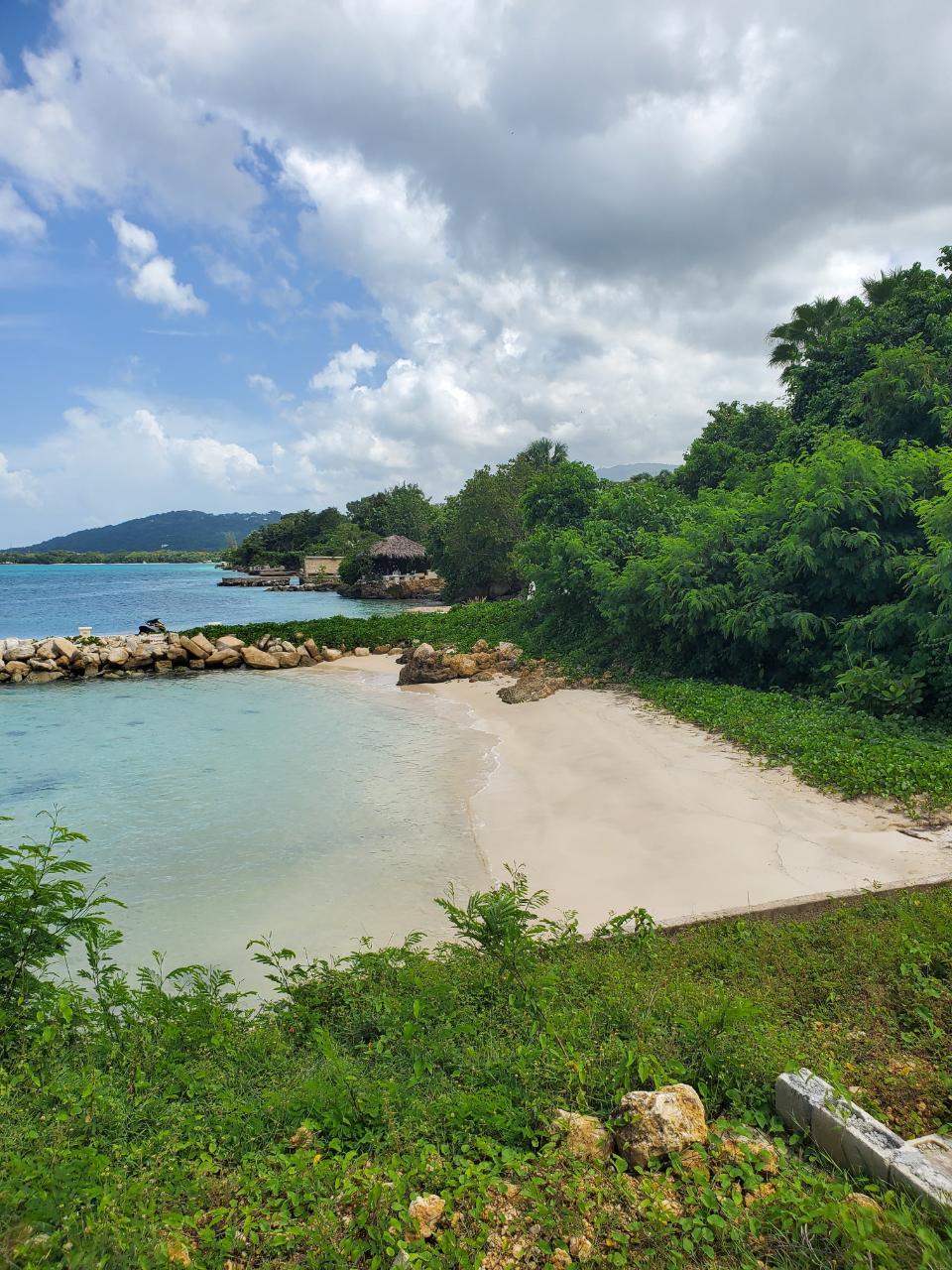 House For Sale BEACH DRIVE, White House WD 499,000 Keez