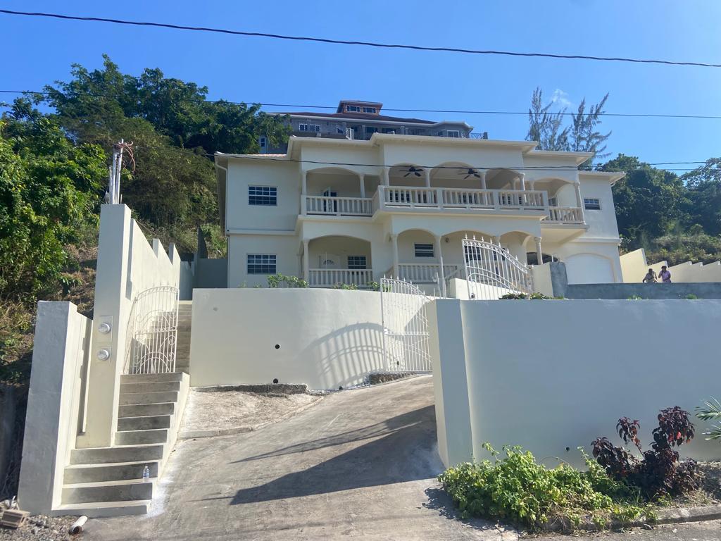 House For Sale PANORAMA ESTATE, CARDIFF, Runaway Bay 380,000 Keez