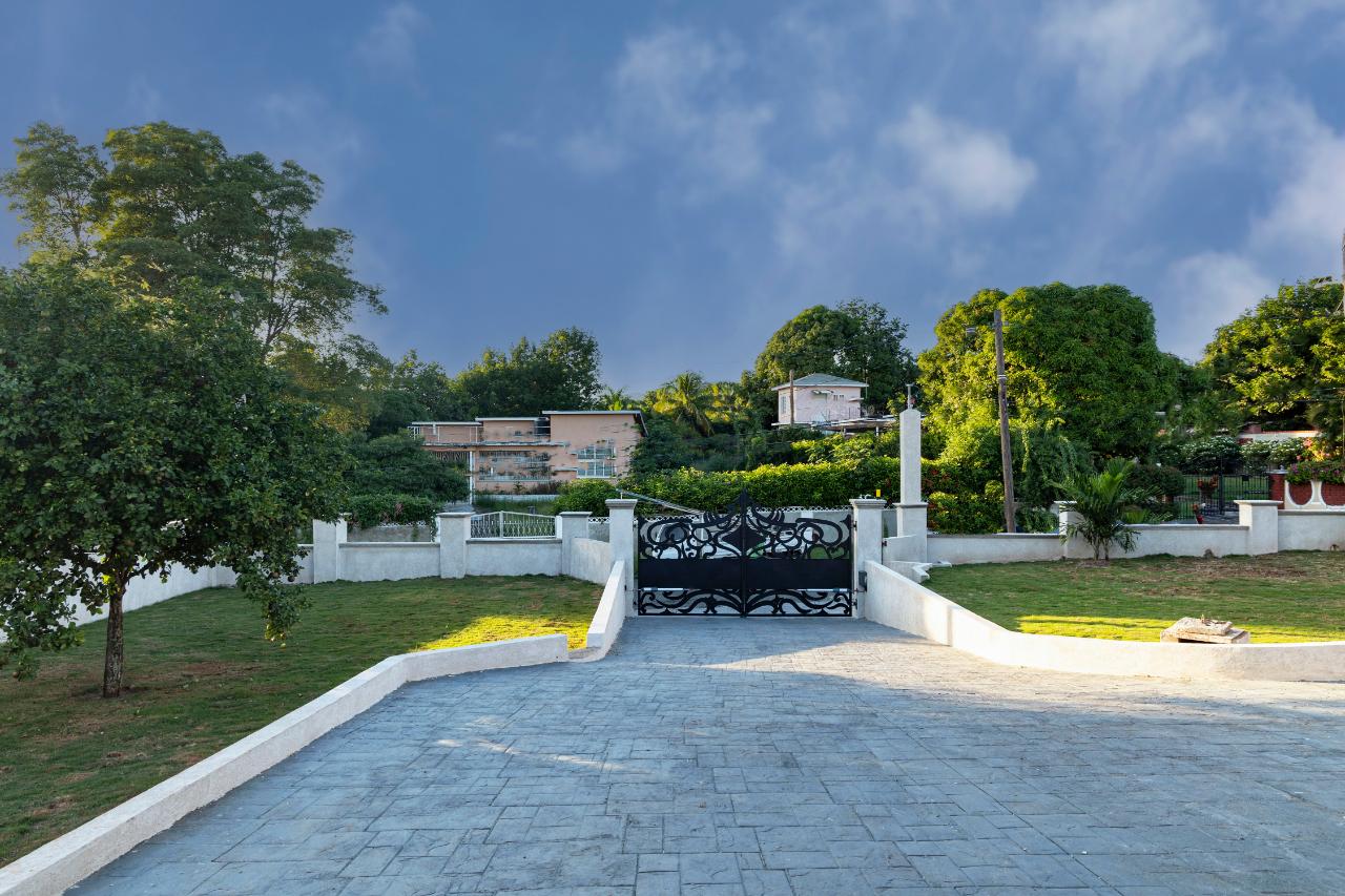 House For Sale GARTH ROAD, Kingston 8 128,000,000 Keez