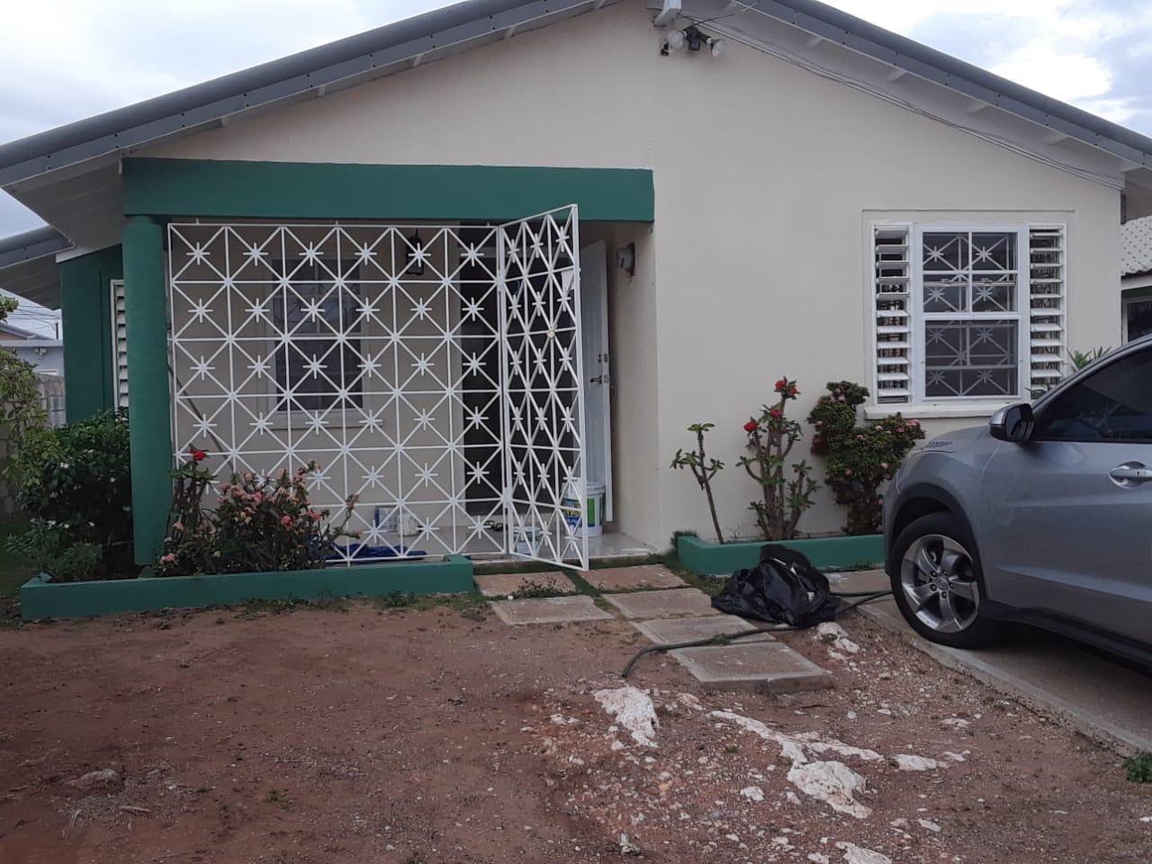House For Rent 99 HELLSHIRE, FLINT CLOSE, Greater Portmore 80,000