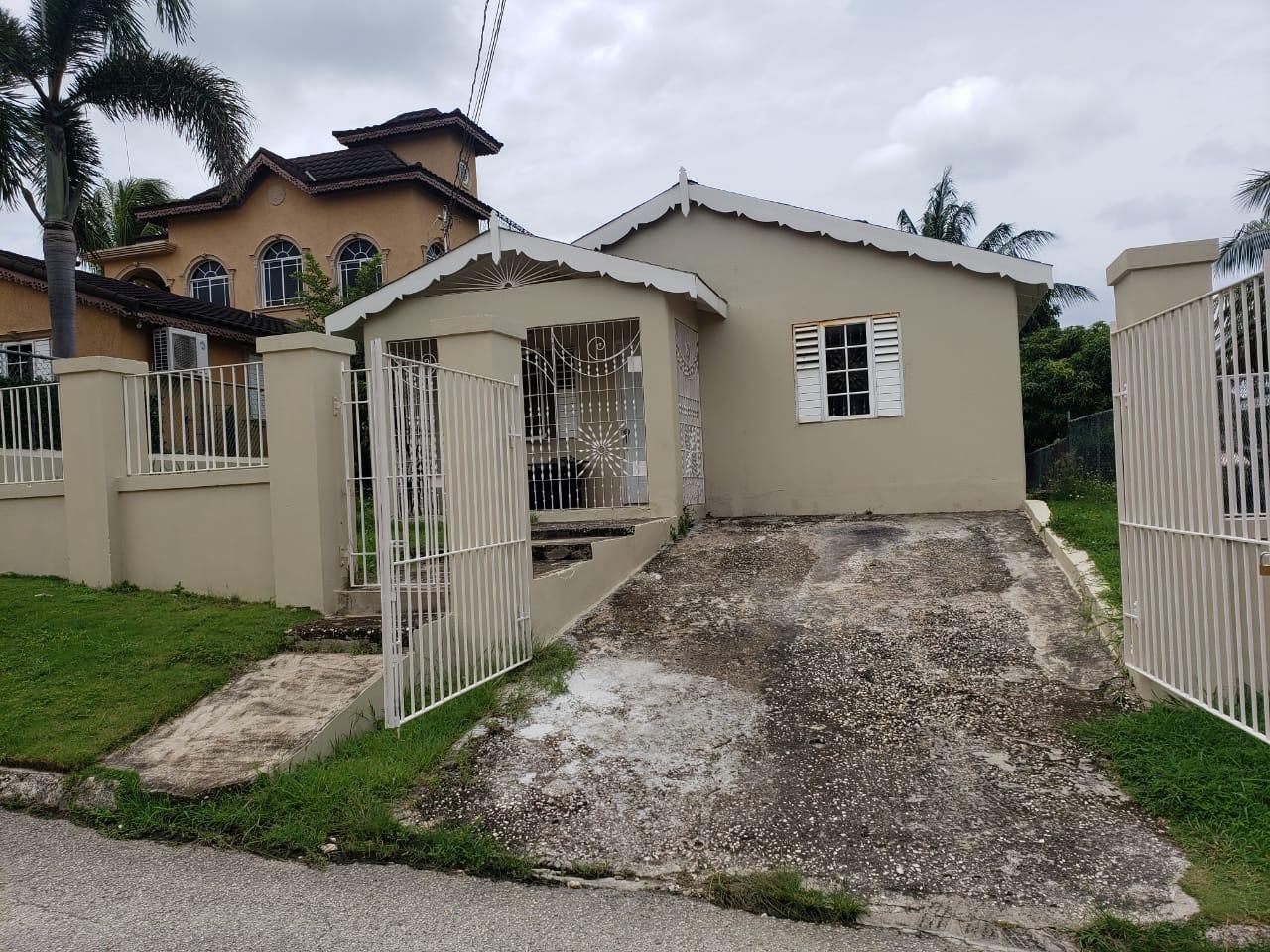 house-for-sale-sandy-ave-bogue-montego-bay-19-500-000-keez