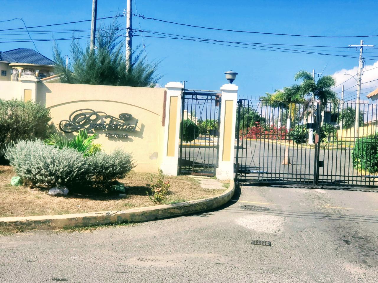 House For Rent PERES CLOSE, Old Harbour 85,000 Keez