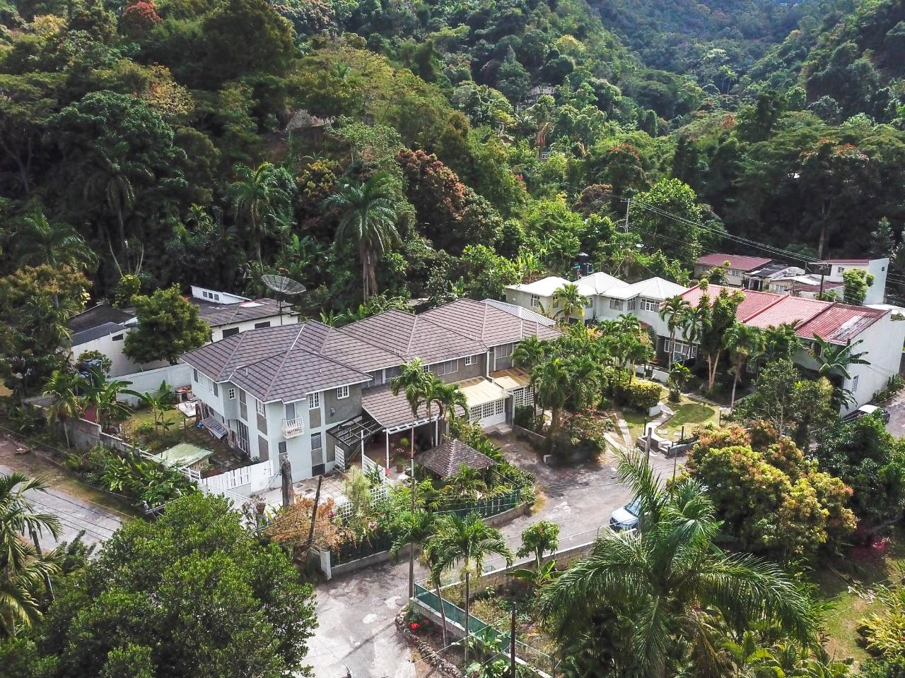 Townhouse For Rent RIVERSIDE HEIGHTS, Gordon Town 1,000 Keez