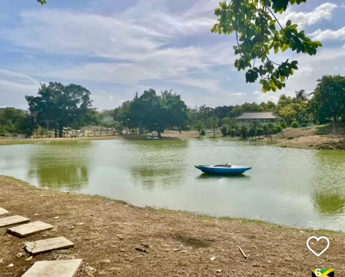 House For Sale COUNTRY CLUB DRIVE, May Pen 48,000,000 Keez