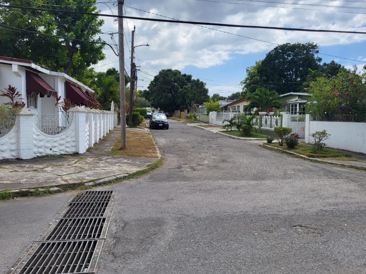 House For Sale ORCHARD AVENUE, Kingston 20 35,000,000 Keez