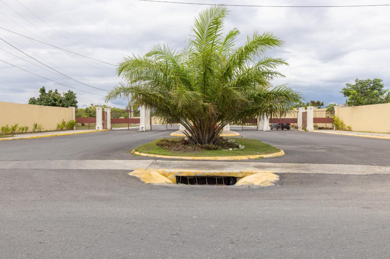 House For Sale JAVA PLUM CRESCENT, Spanish Town 19,000,000 Keez