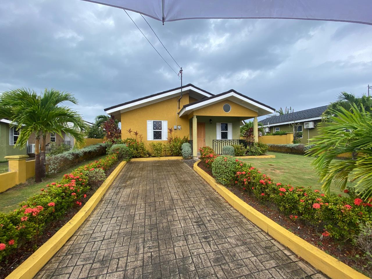 House For Rent DRAX HALL, Ocho Rios 1,300 Keez