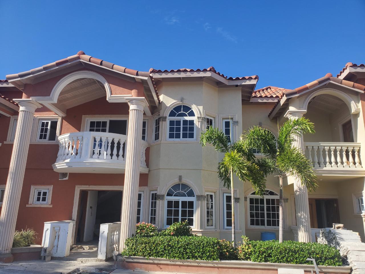 Townhouse For Sale IRONSHORE, Montego Bay 350,000 Keez