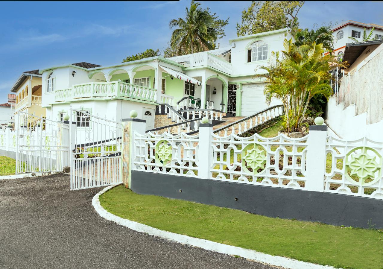 House For Sale CEDAR GROVE H/SCHEME, MAN, Knockpatrick 34,000,000 Keez