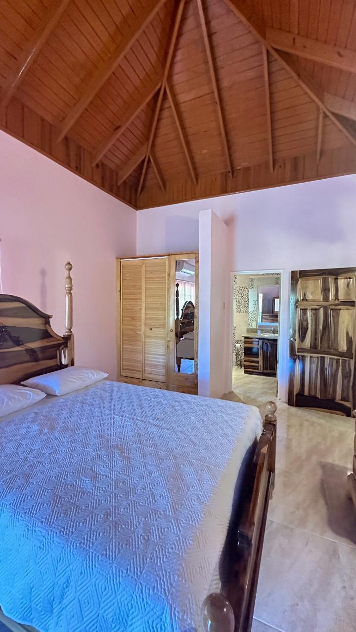 Apartment For Rent DUMBARTON AVE, Runaway Bay 1,400 Keez