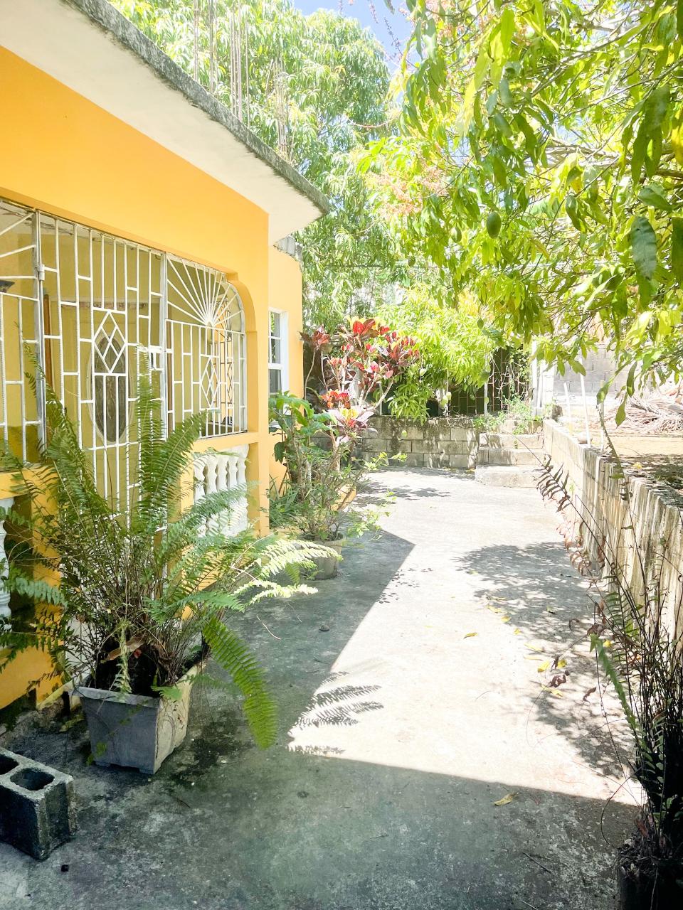 House For Sale MEADOWS OF IRWIN, Montego Bay 17,500,000 Keez