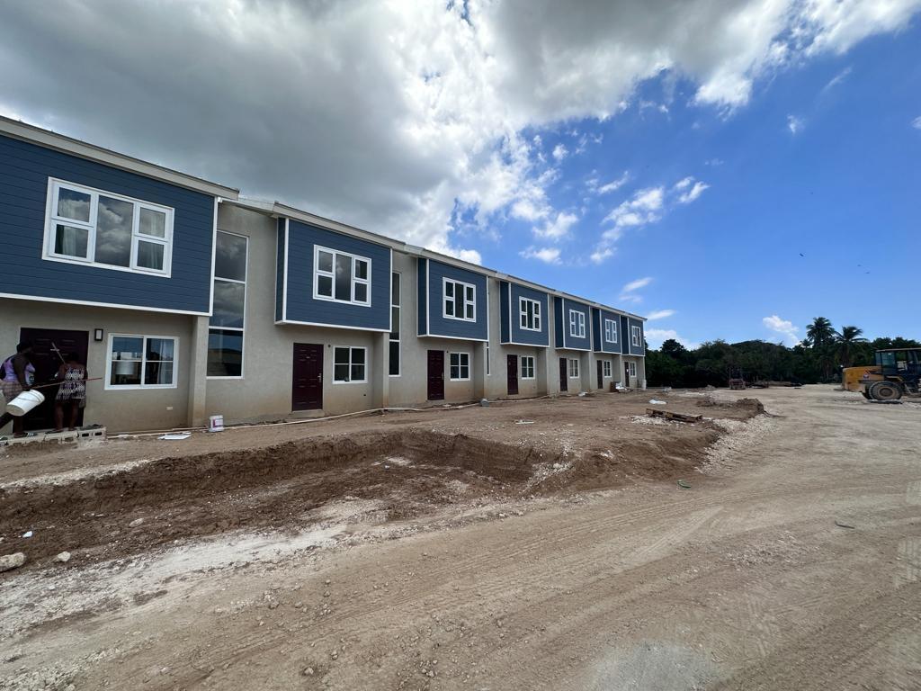 Townhouse For Sale NEW BRUNSWICK VILLAGE, Spanish Town 40,800,000