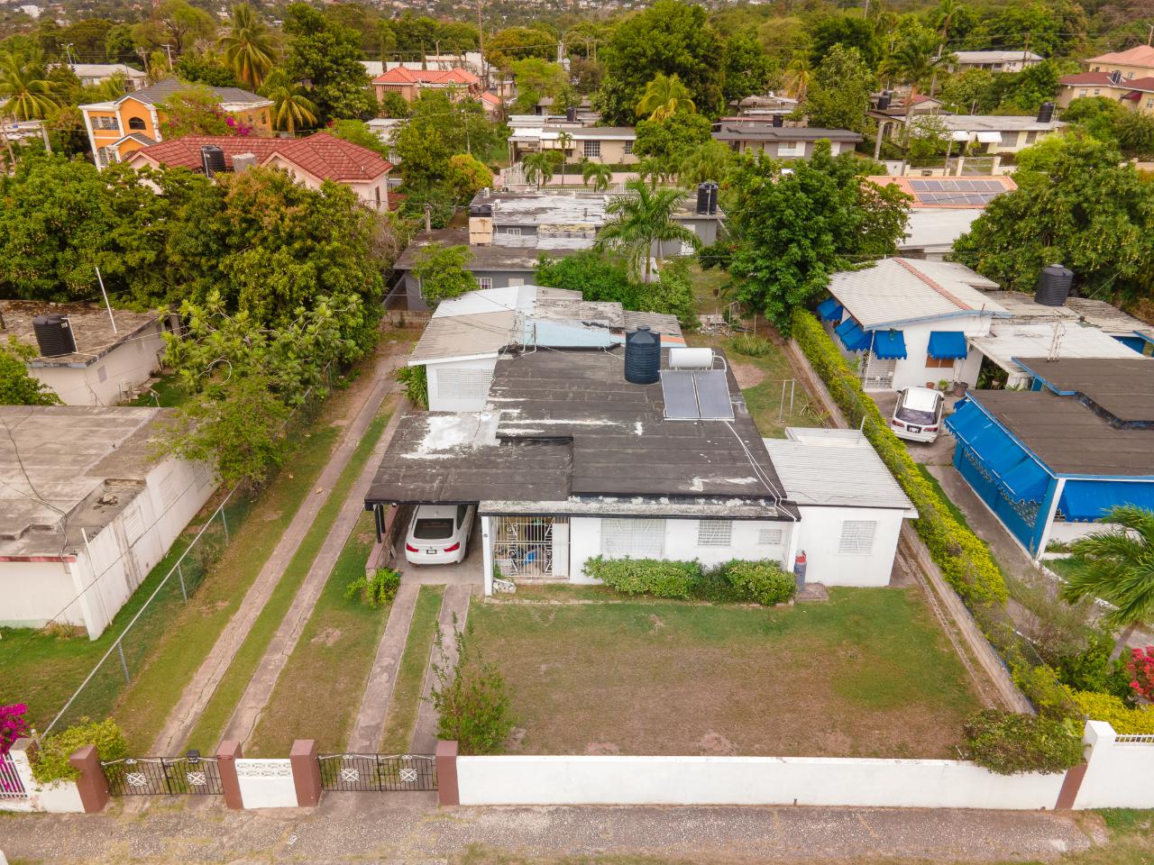 House For Sale: Daisy Avenue, Mona, Kingston 6 