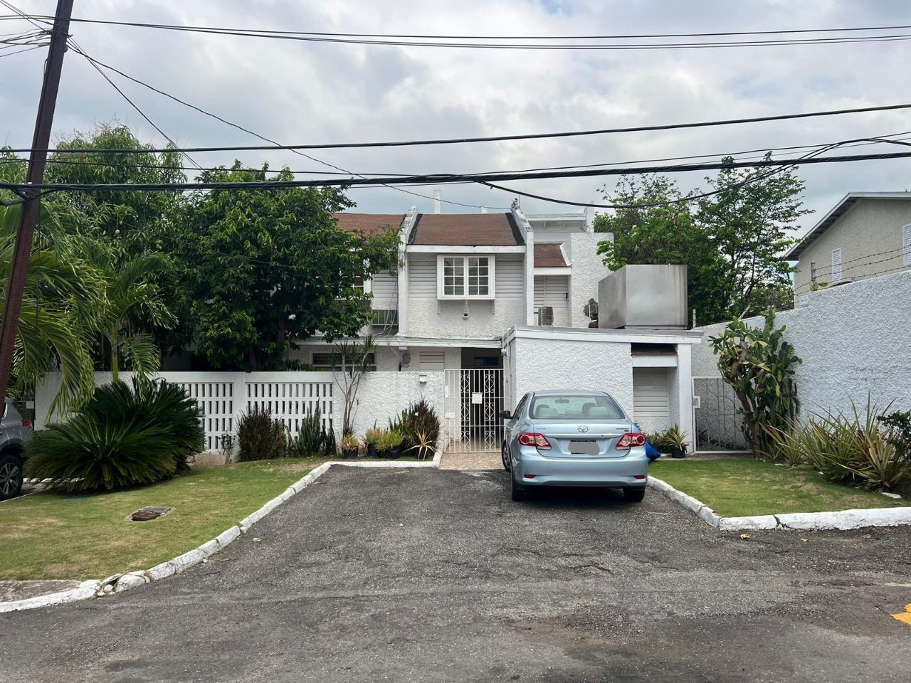 Townhouse For Sale MARKHAM CLOSE, Kingston 8 62,000,000 Keez