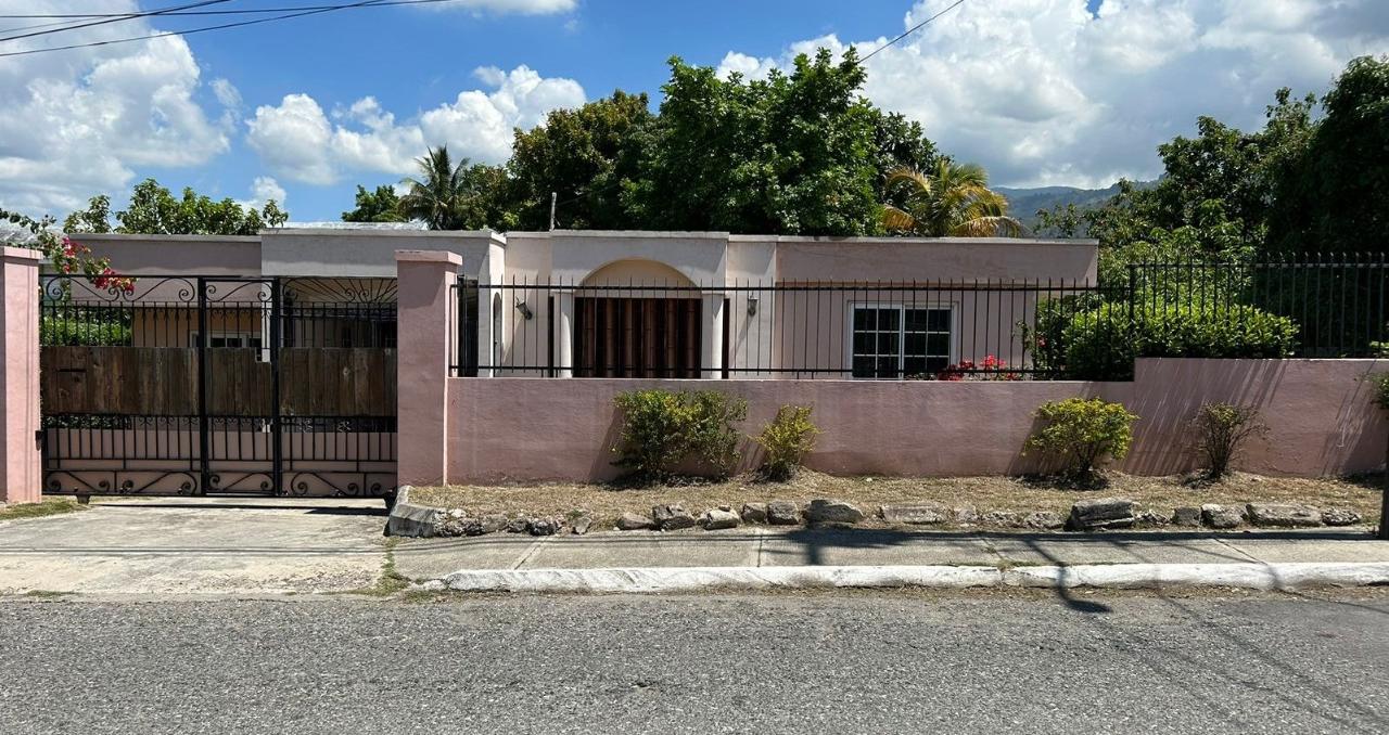 House For Sale: LIGUANEA DRIVE, Kingston 6 | $65,000,000 | Keez