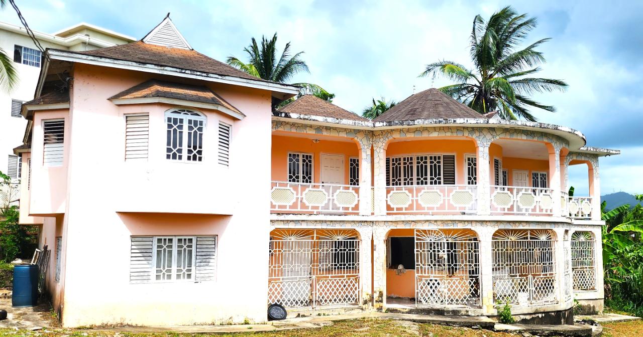 House For Sale WESTGATE HILLS, Montego Bay 469,000 Keez