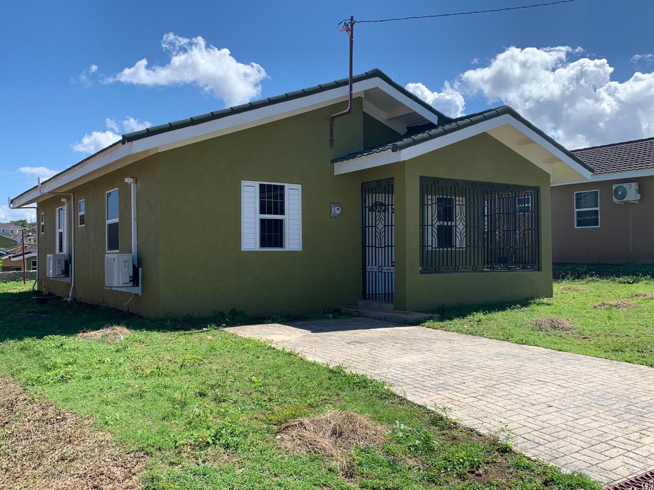 House For Rent STONEBROOK MANOR, Falmouth 800 Keez