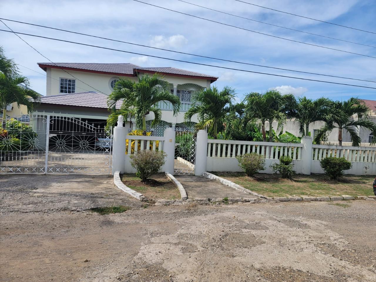 House For Sale WILLIAMS AVENUE MIRAMAR M, May Pen 26,000,000 Keez