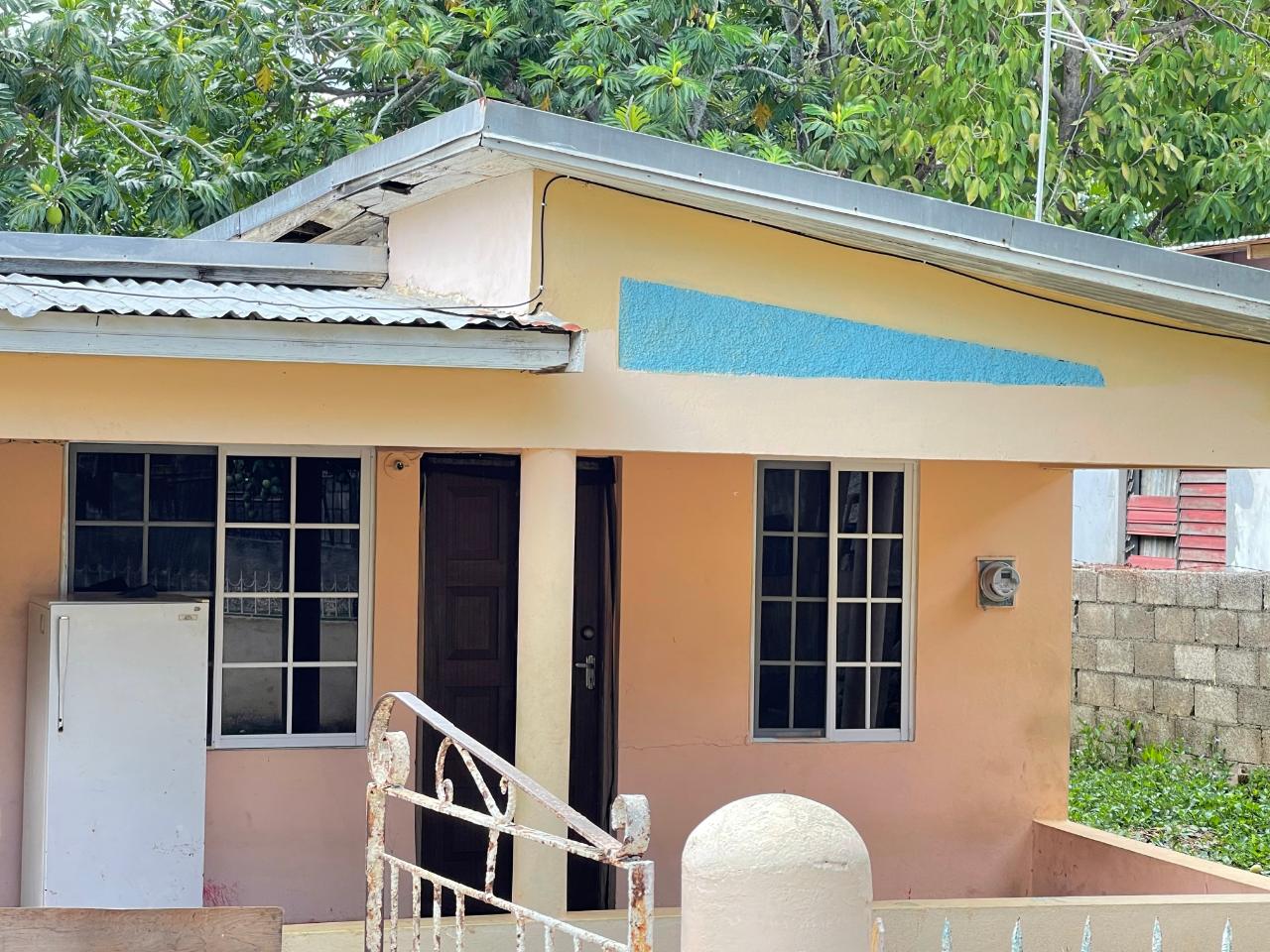 House For Sale ARNOLD RD, OLIVER GARDENS, May Pen 14,000,000 Keez