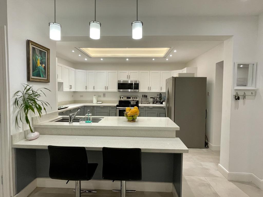 Apartment For Rent SUNSET AVENUE, Kingston 6 2,500 Keez