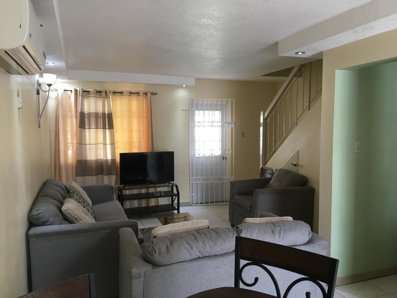 Townhouse For Rent LADY MUSGRAVE ROAD, Kingston 5 135,000 Keez