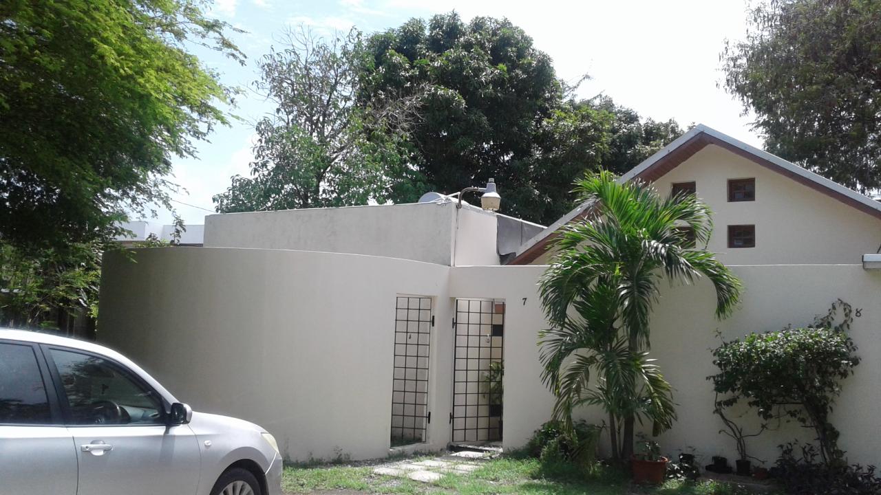 Offices / Commercial Bldg For Rent SURBITON ROAD, Kingston 10