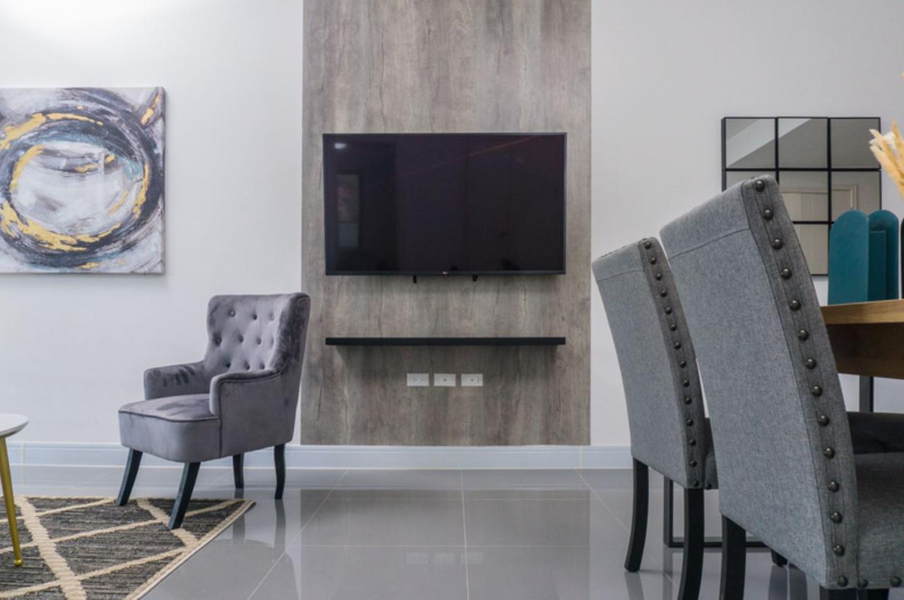 Apartment For Rent WELLINGTON DRIVE, KINGSTO, Kingston 6 2,350 Keez