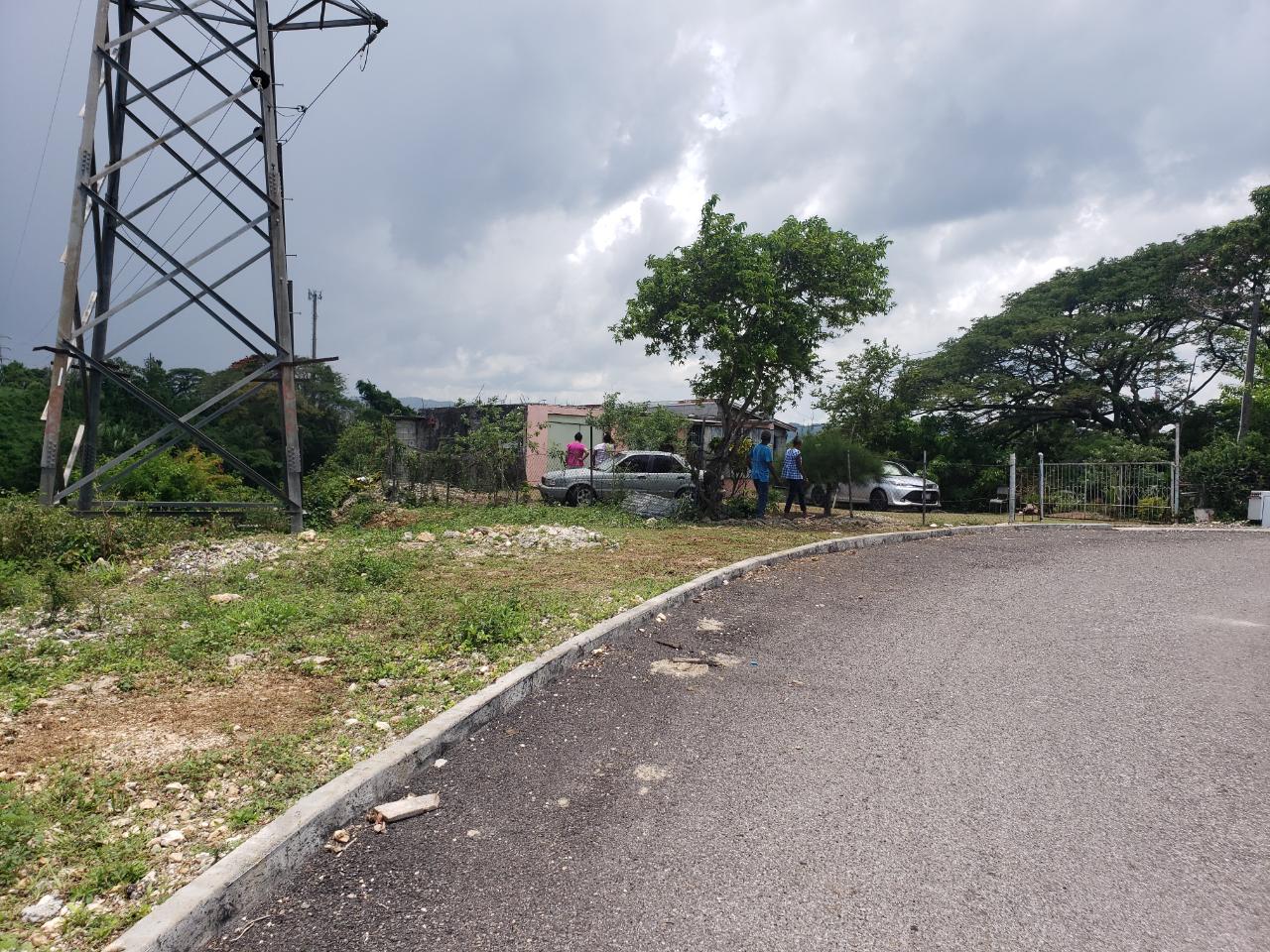 House For Sale PARADISE ACRES, Montego Bay 19,500,000 Keez