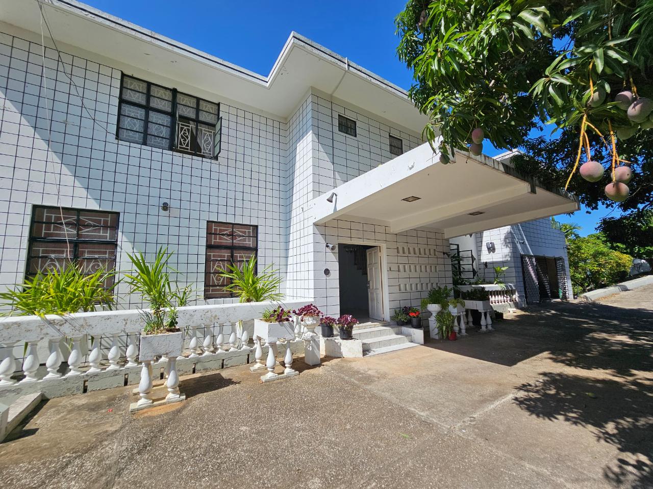 House For Sale EAST ARMOUR HEIGHTS, Kingston 8 110,000,000 Keez