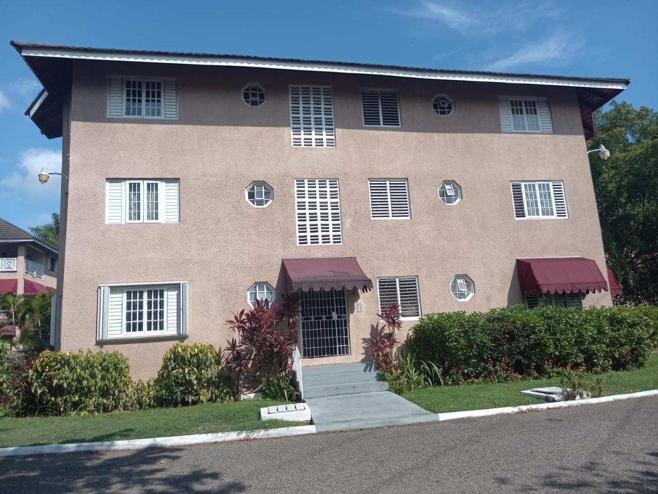 Apartment For Rent KINGSWAY AVENUE, KINGSTON, Kingston 10 1,200 Keez