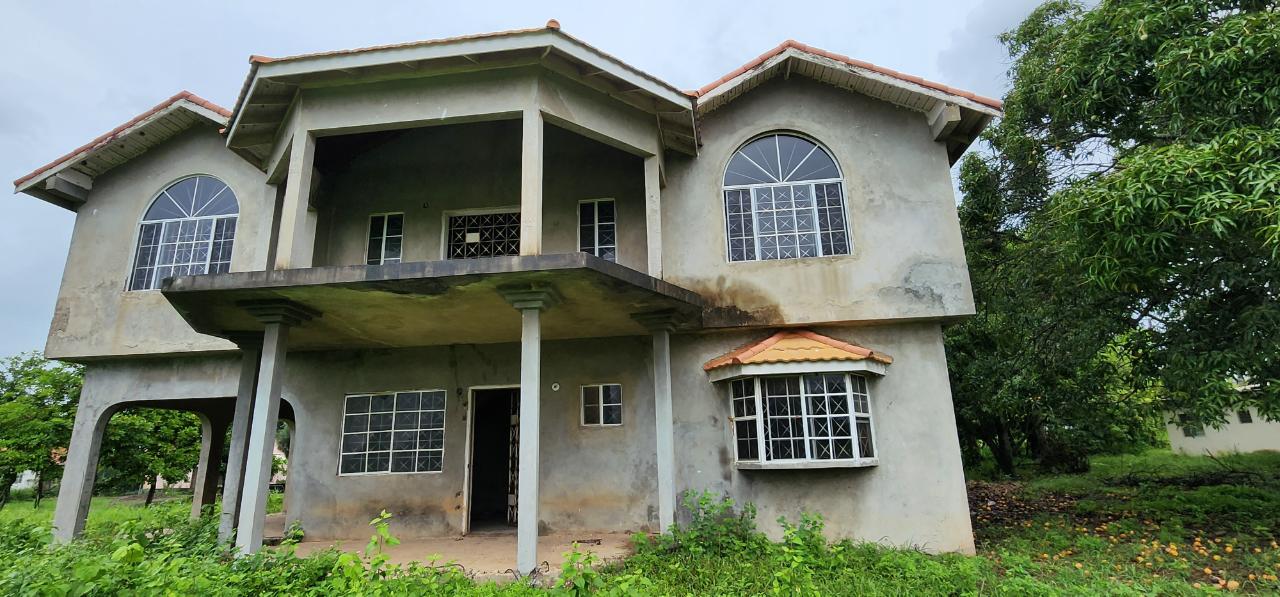 House For Sale BELL PLAIN, 2445 21,000,000 Keez